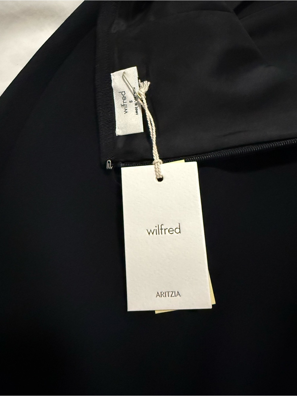 NWT Aritzia Wilfred Black Mini Skirt size 8 - Picture 6 of 6